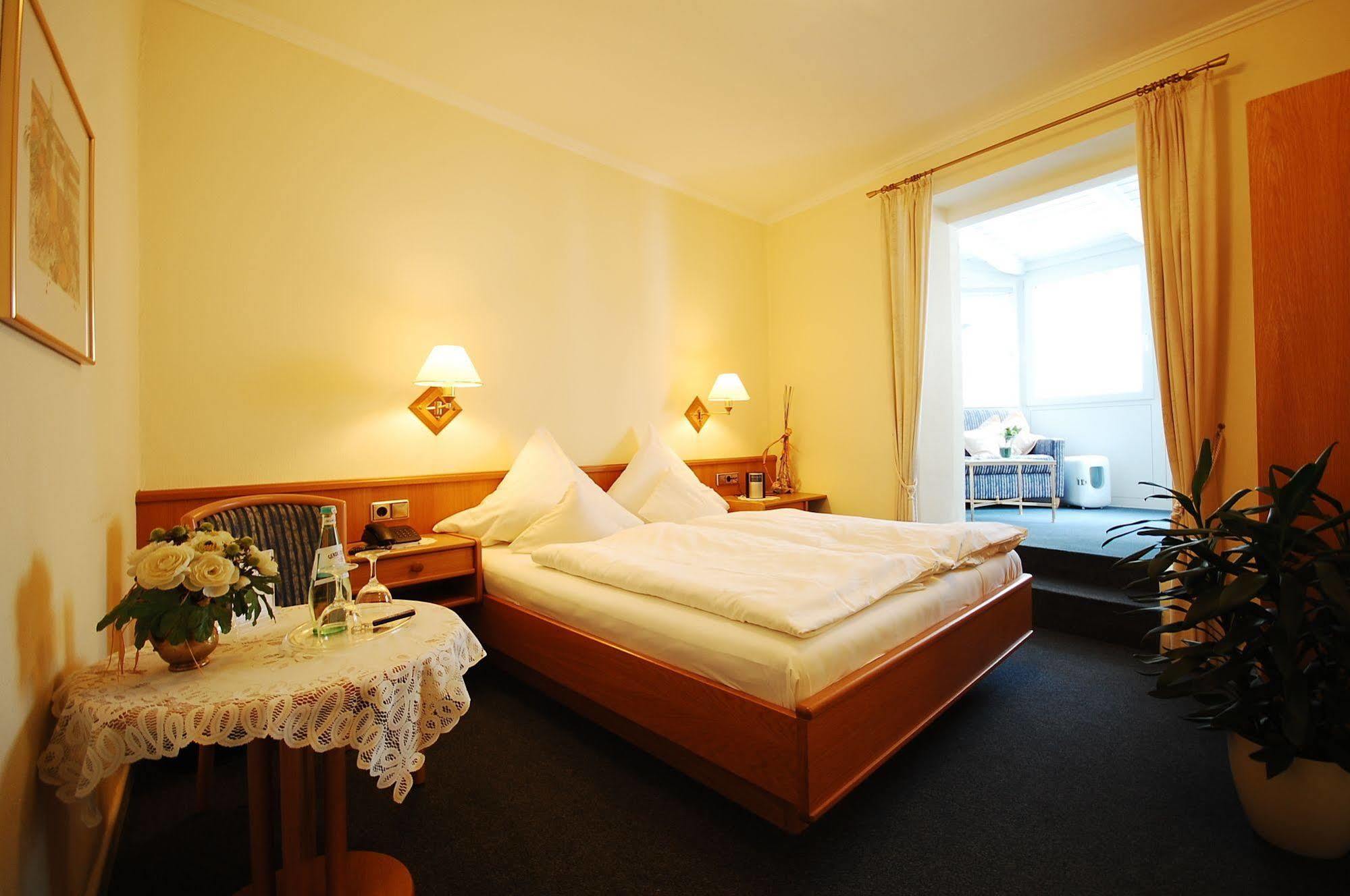 Hotel Binz Bernkastel-Kues Zewnętrze zdjęcie